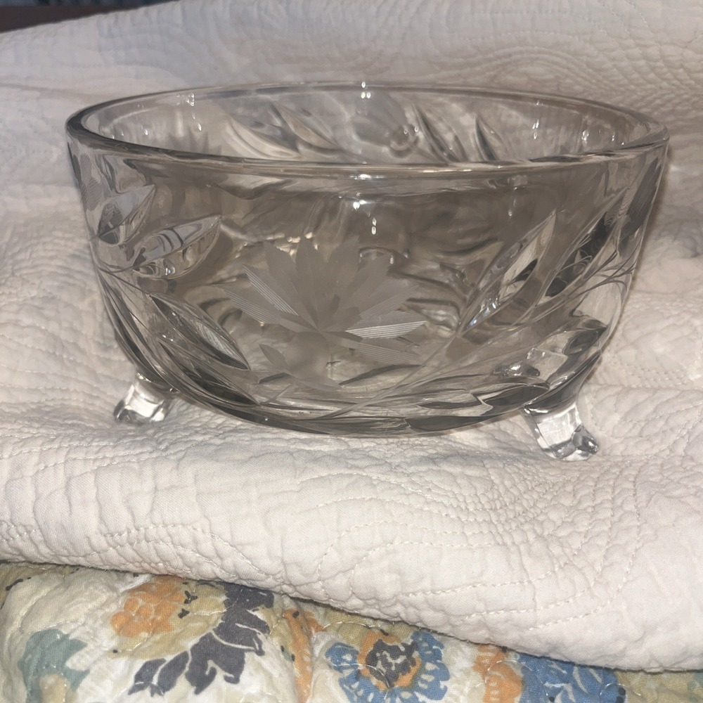 Vintage Crystal 3 Footed Etched‎ Floral Flower & Leaf Motif Bowl 4" Tall